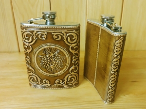 Фляжка декорированная берестой