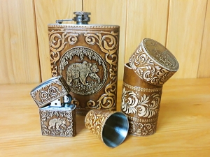 Фляжка декорированная берестой