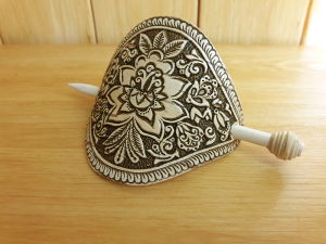 Заколка из бересты